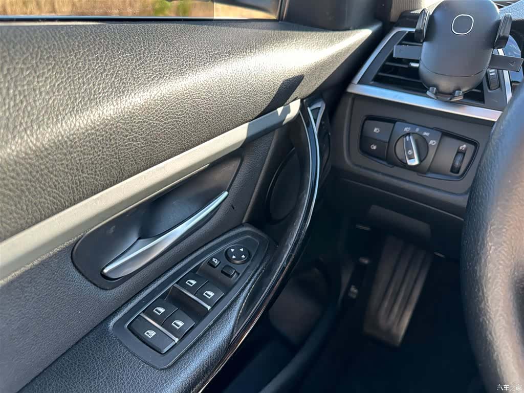 BMW 3 Series, 2016 23