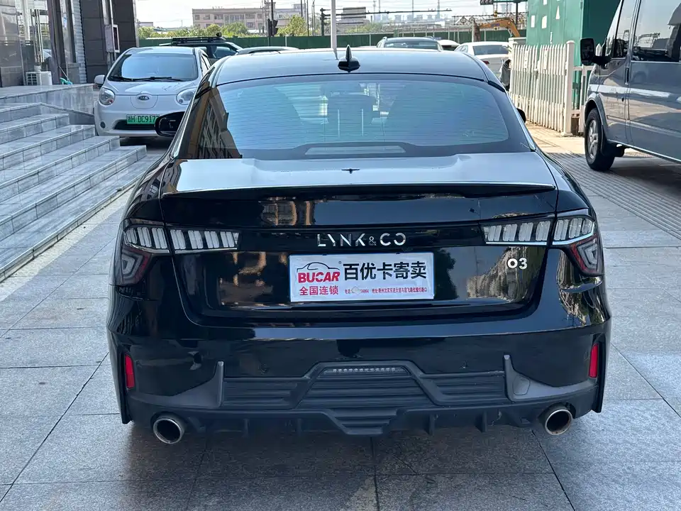 Lynk & Co 03