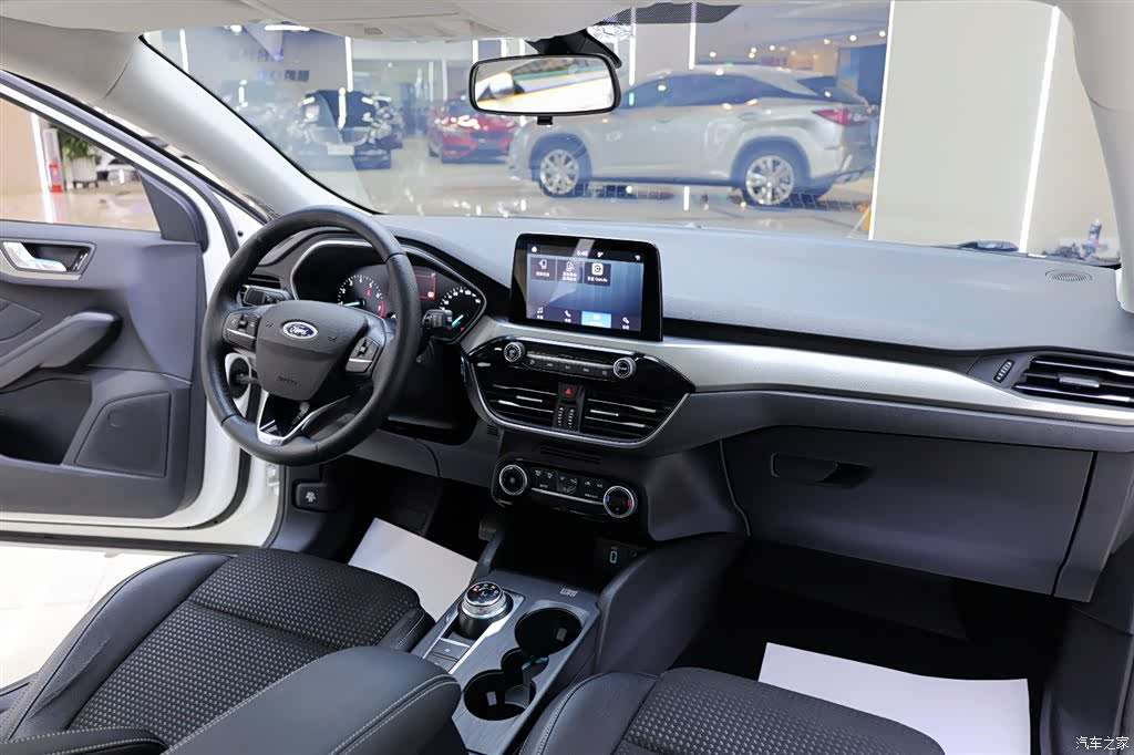 Ford Focus, 2020 18