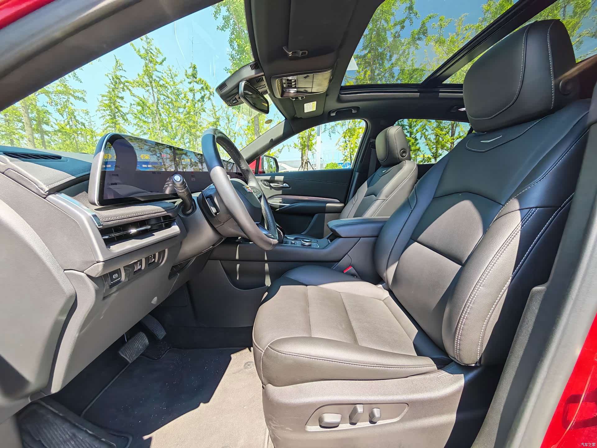 Cadillac XT4, 2025 13
