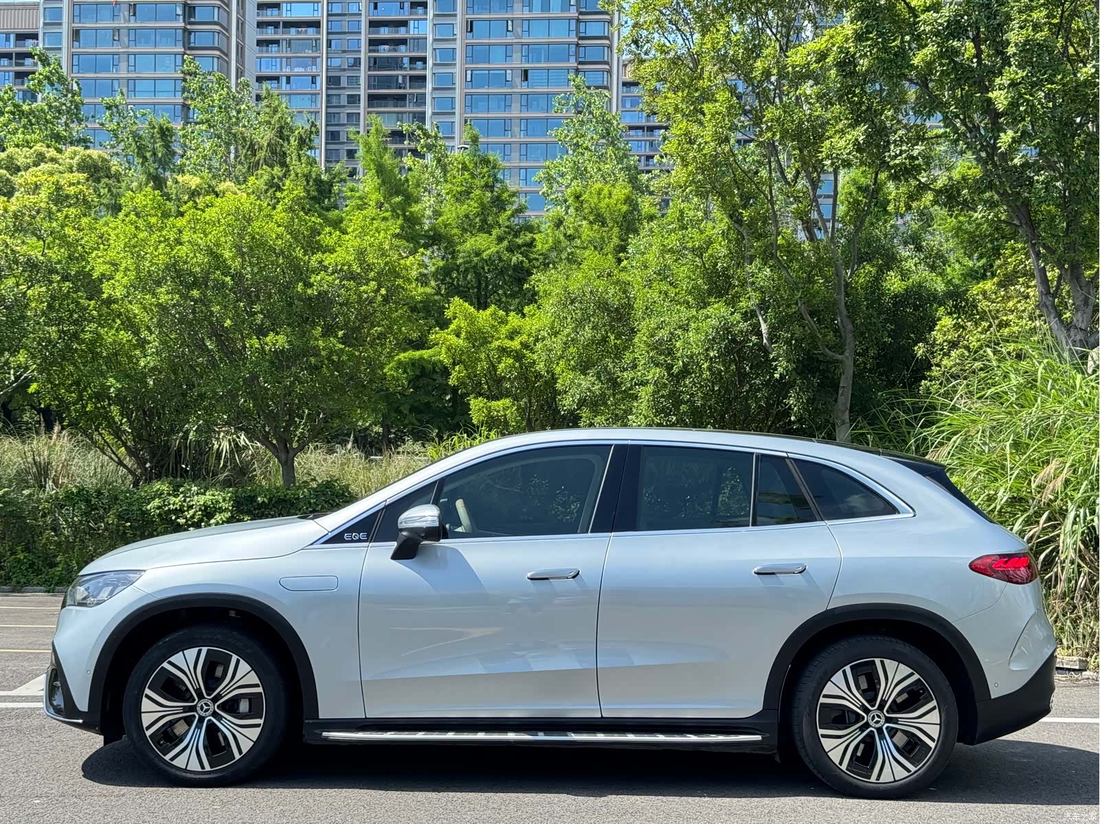 Mercedes-Benz EQE, 2023 21