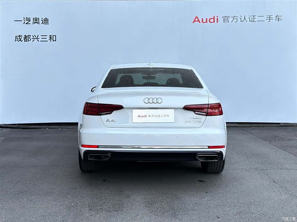 Audi A4L, 2019 все фото