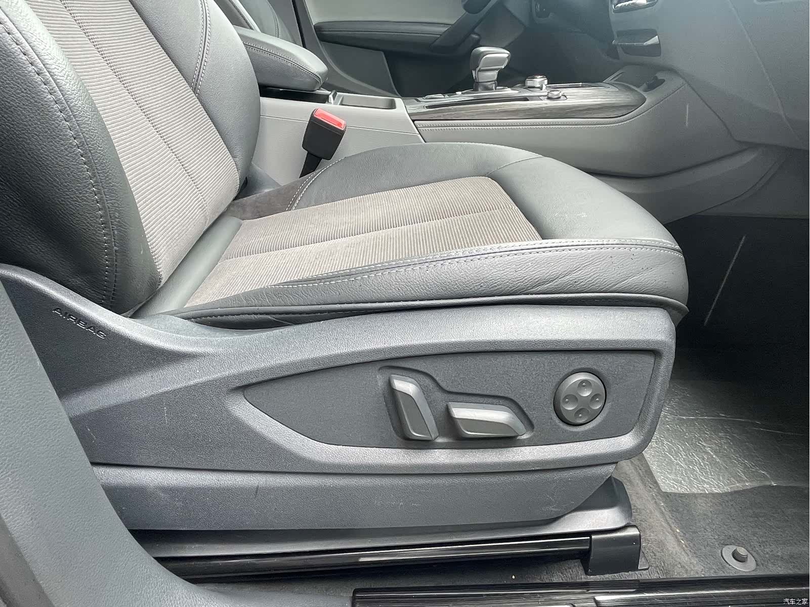 Audi Q5L, 2019 10