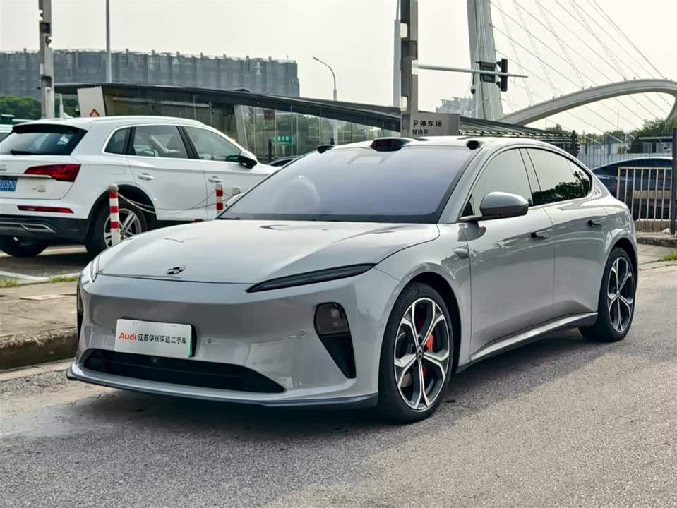 NIO ET5