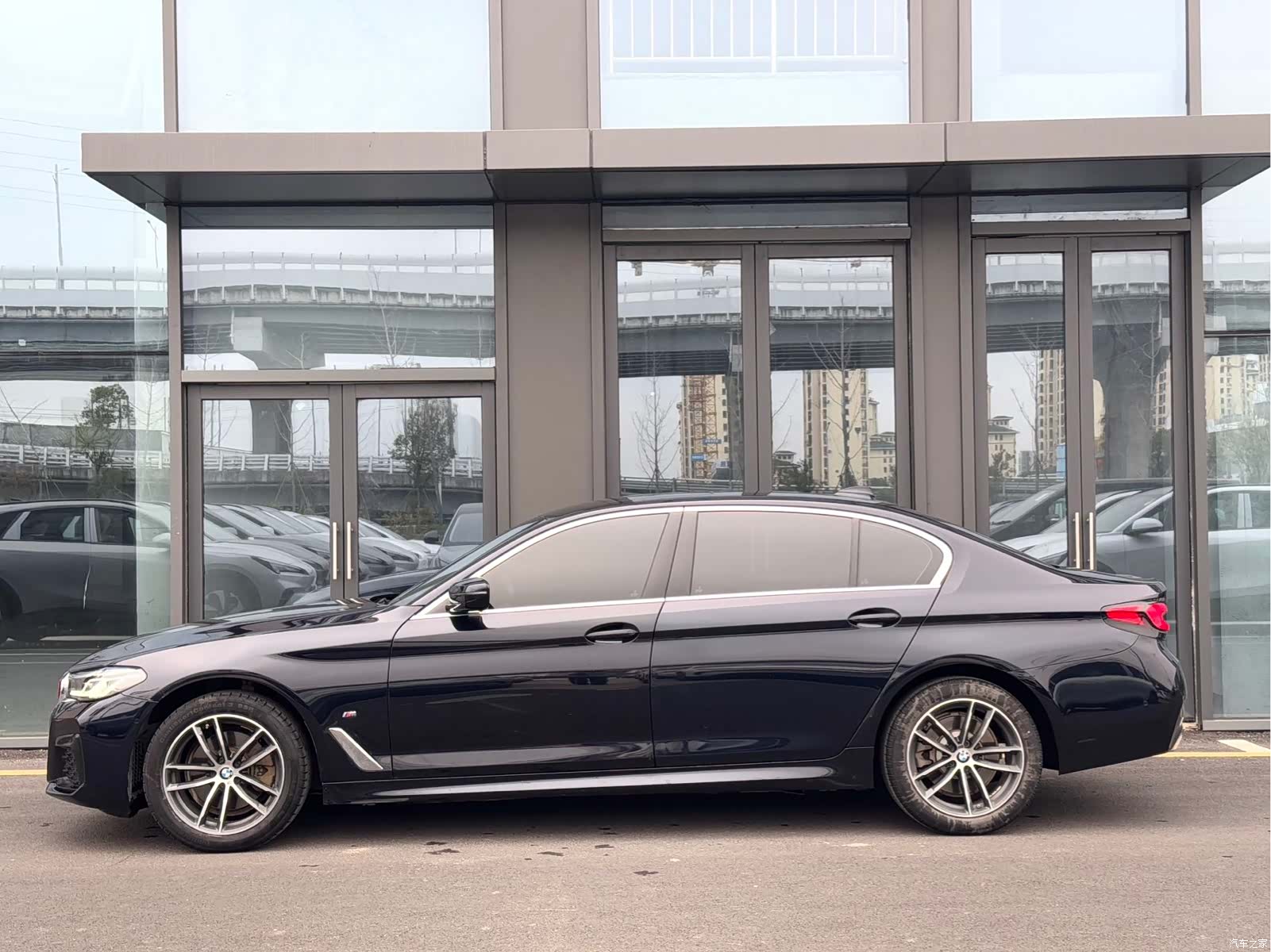 BMW 5 Series, 2021 все фото