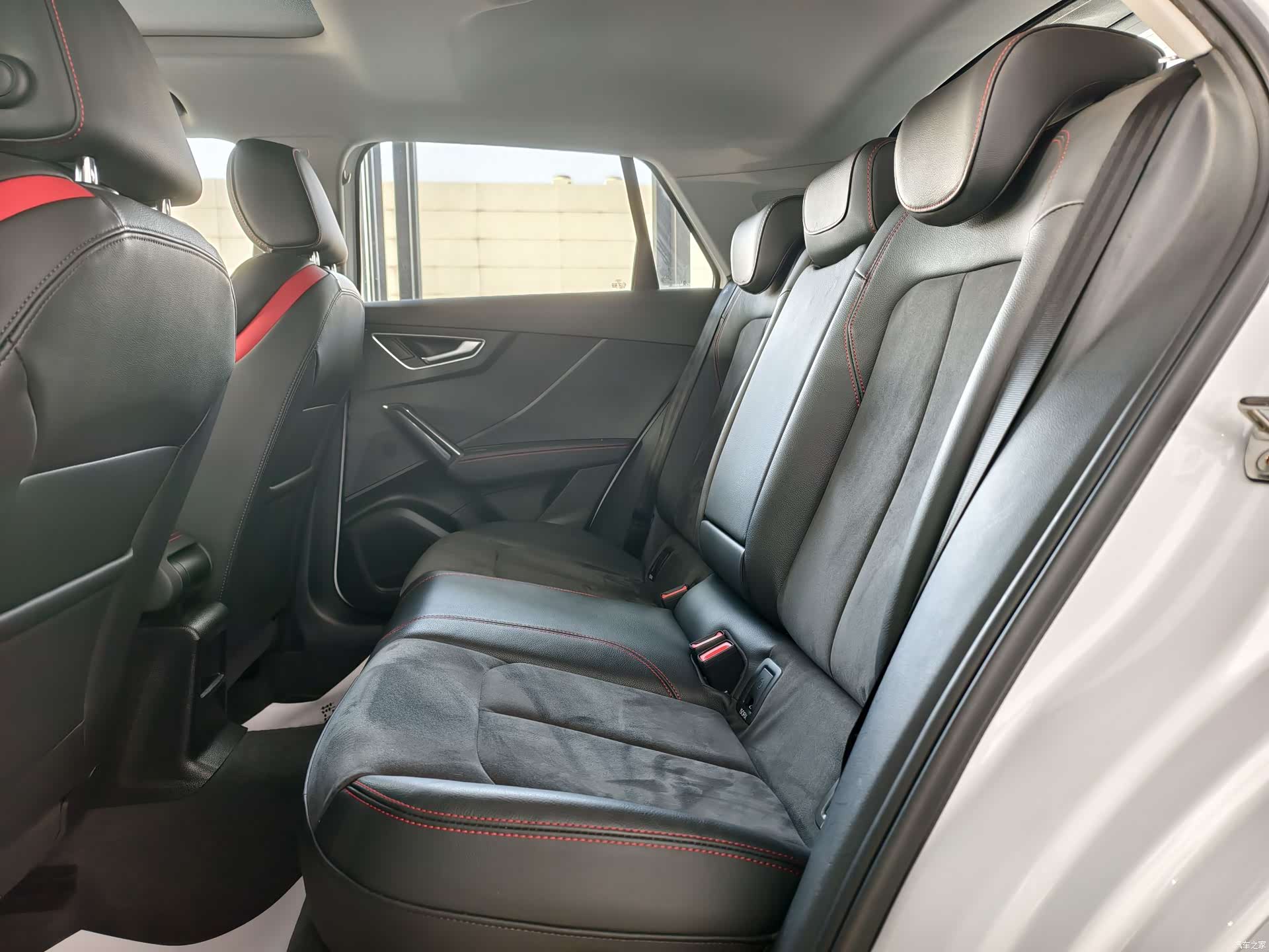 Audi Q2L, 2024 7
