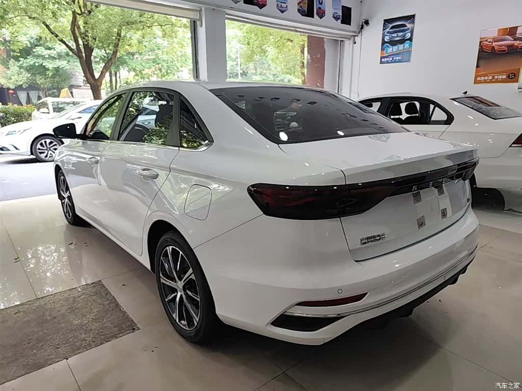 Geely Emgrand, 2023 все фото