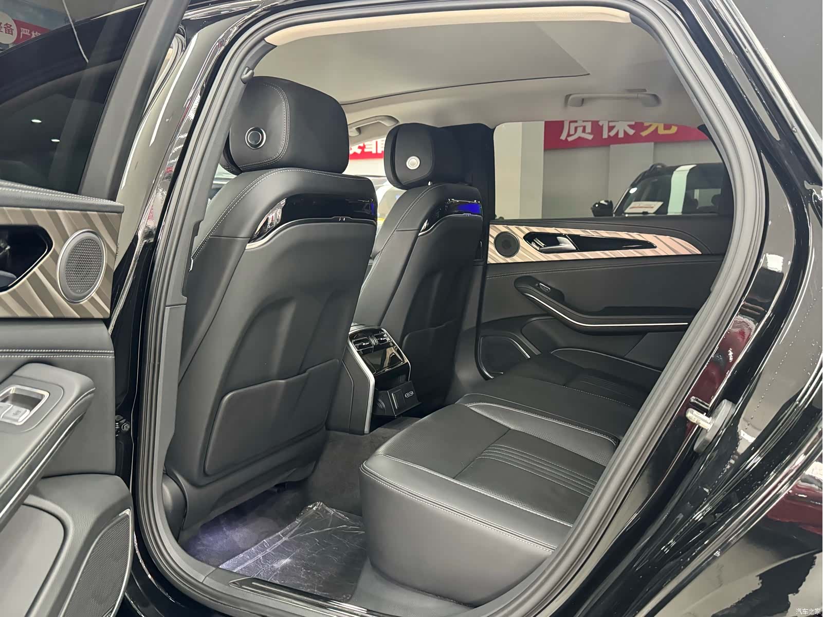 Hongqi H9, 2022 7