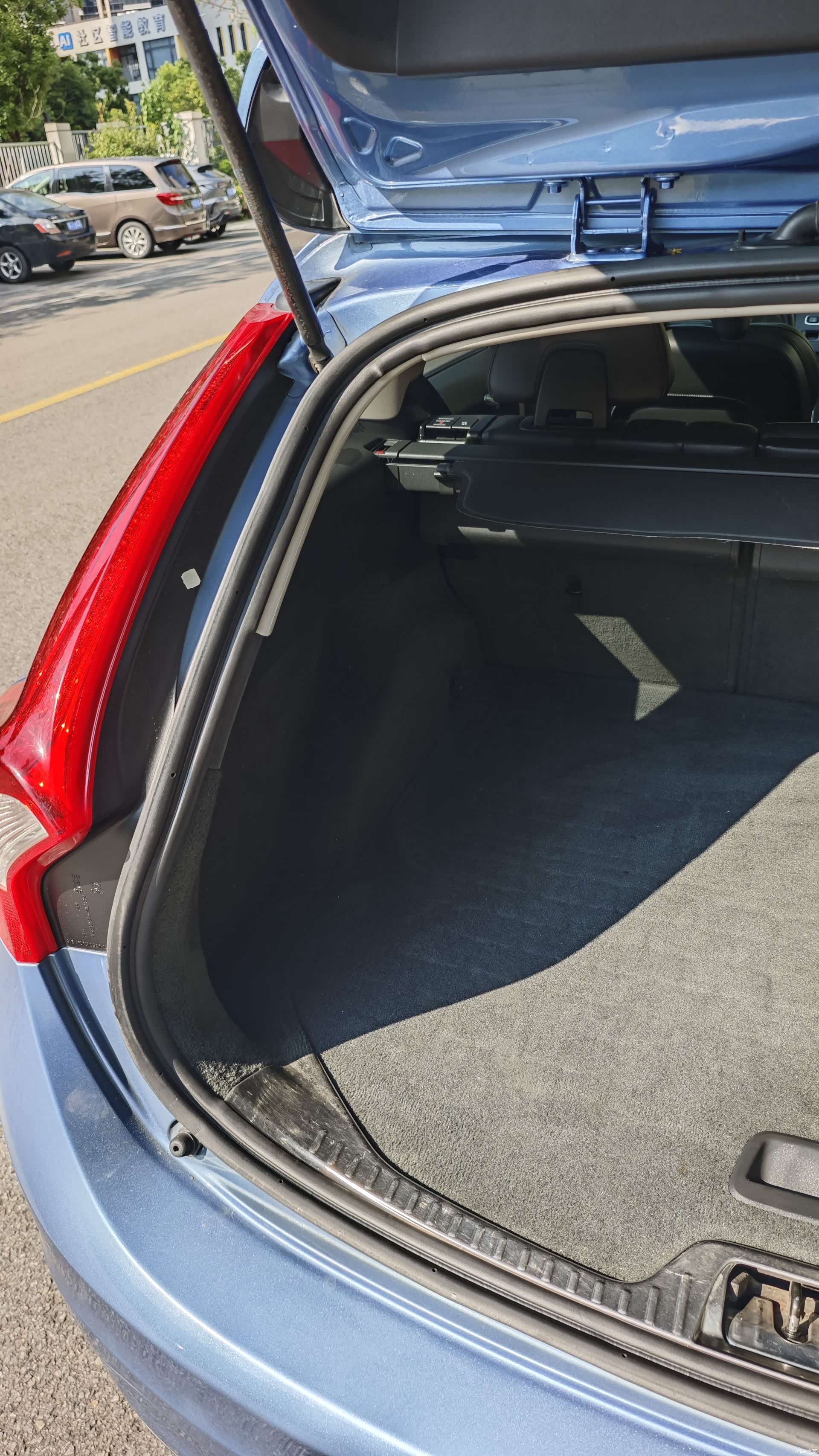 Volvo V60, 2014 27