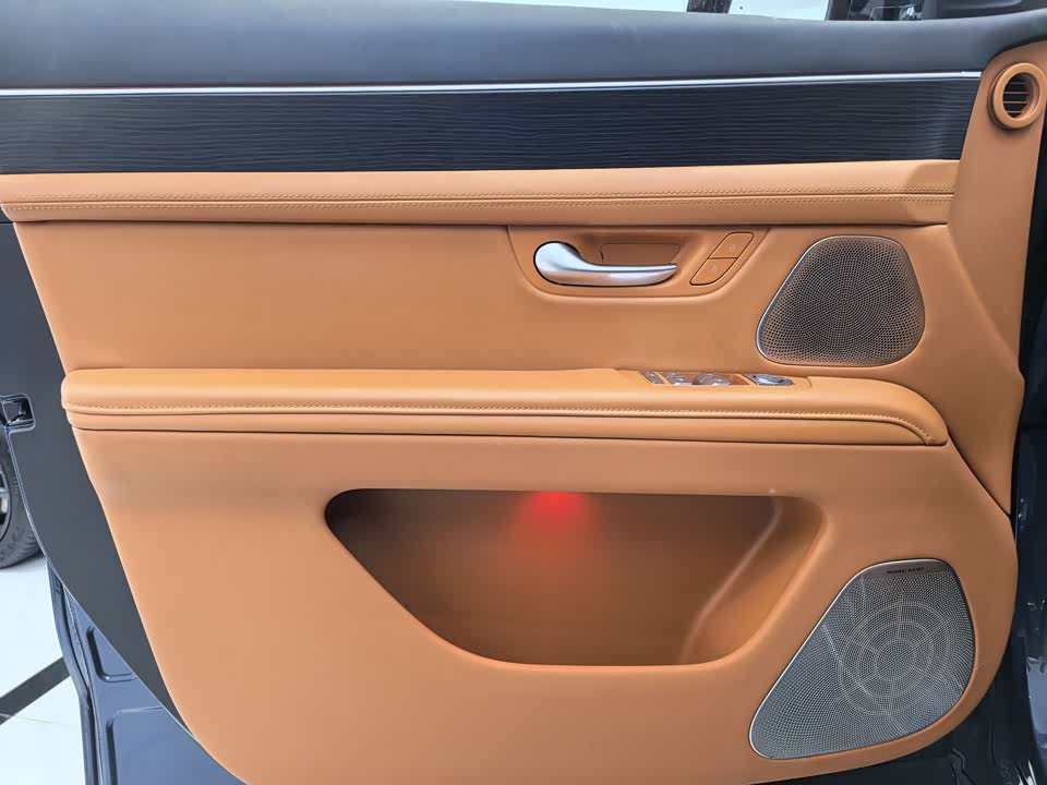 AITO Ask the world M7