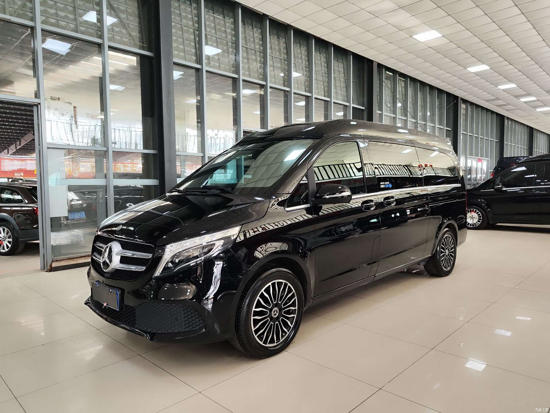 Mercedes-Benz V-Class, 2022 1