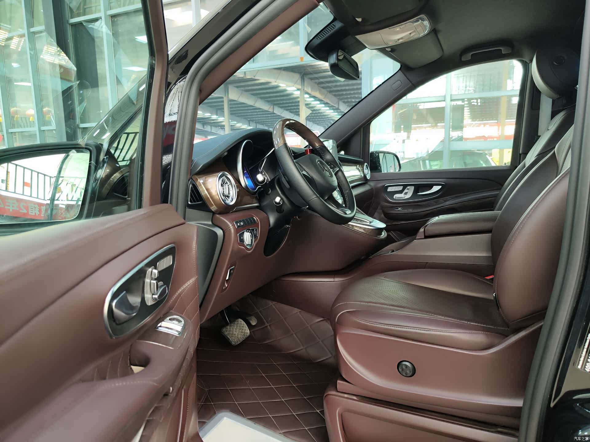 Mercedes-Benz V-Class, 2022 4