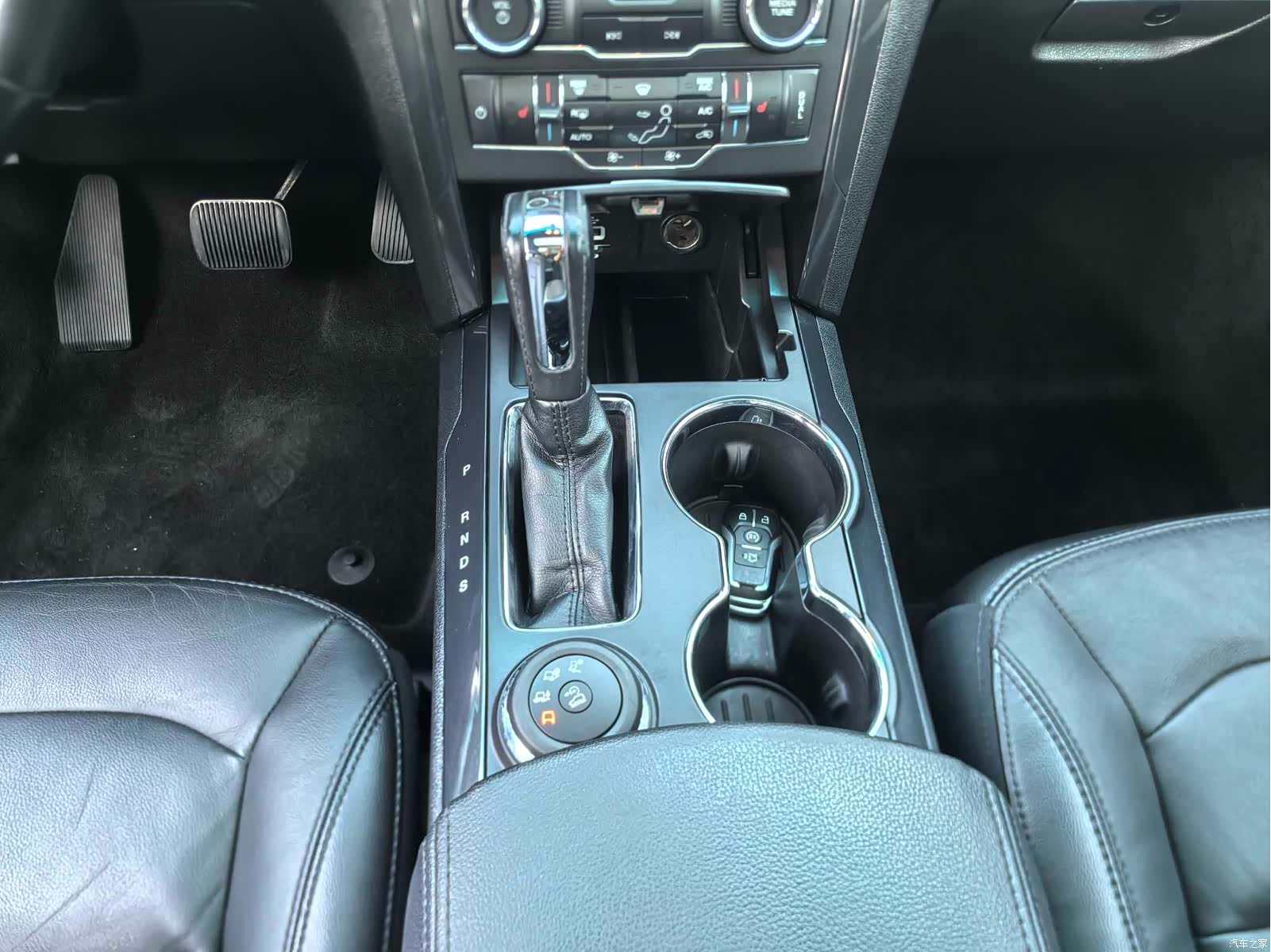 Ford Explorer, 2016 8