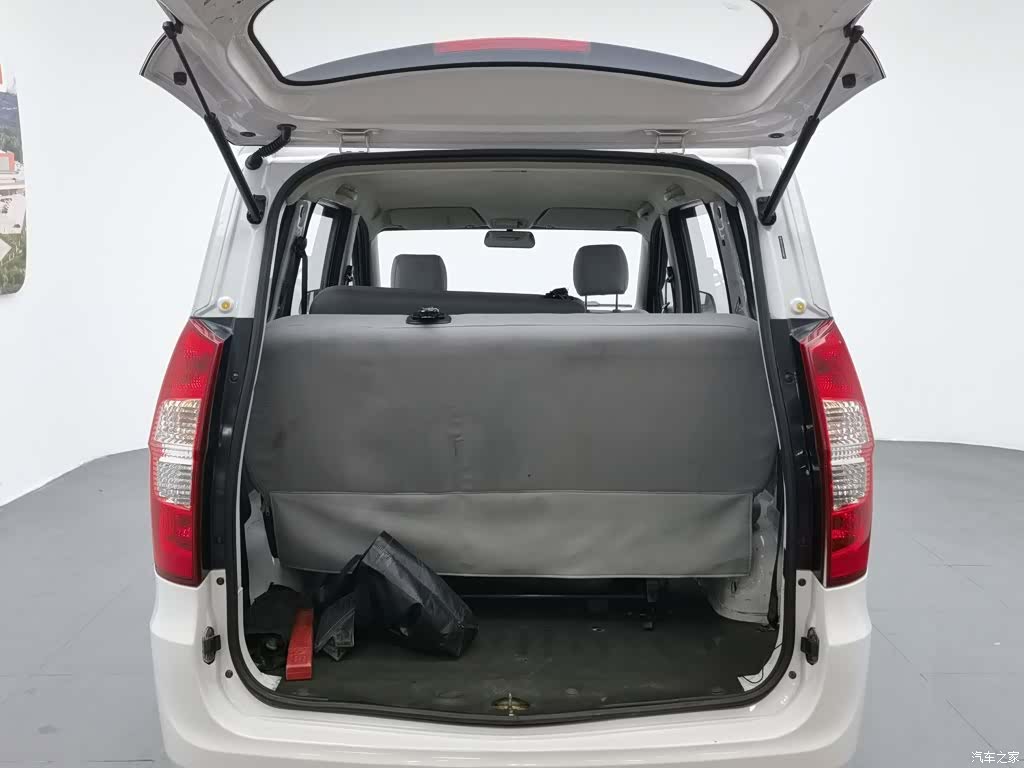 Wuling Hongguang, 2020 16