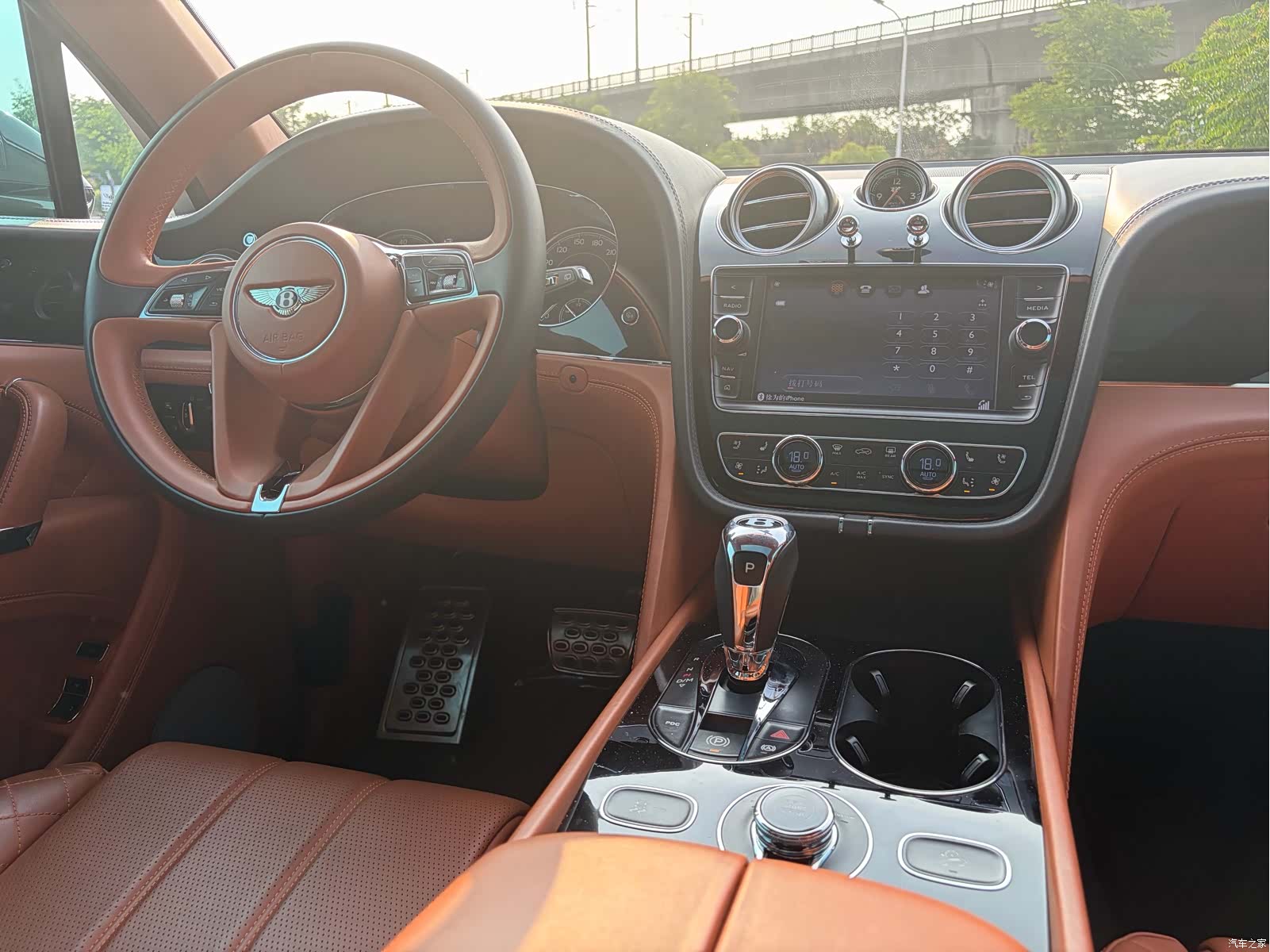 Bentley Bentayga, 2018 14