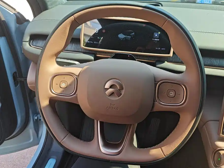 NIO ES6