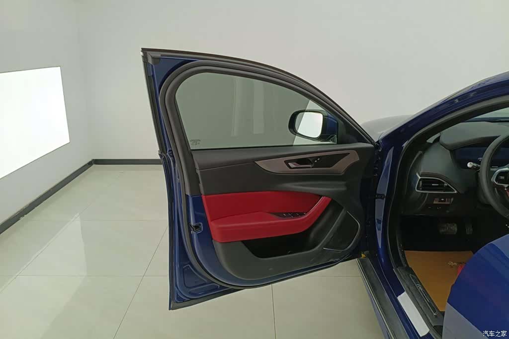 Land Rover XEL, 2022 7