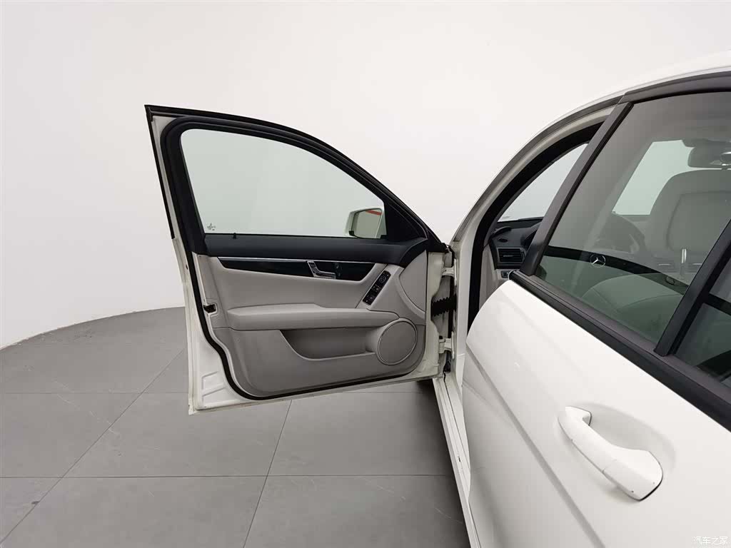 Mercedes-Benz C-Class, 2010 8