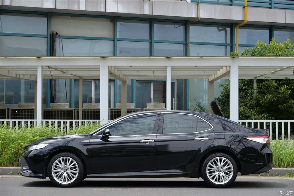 Toyota Camry, 2021 2