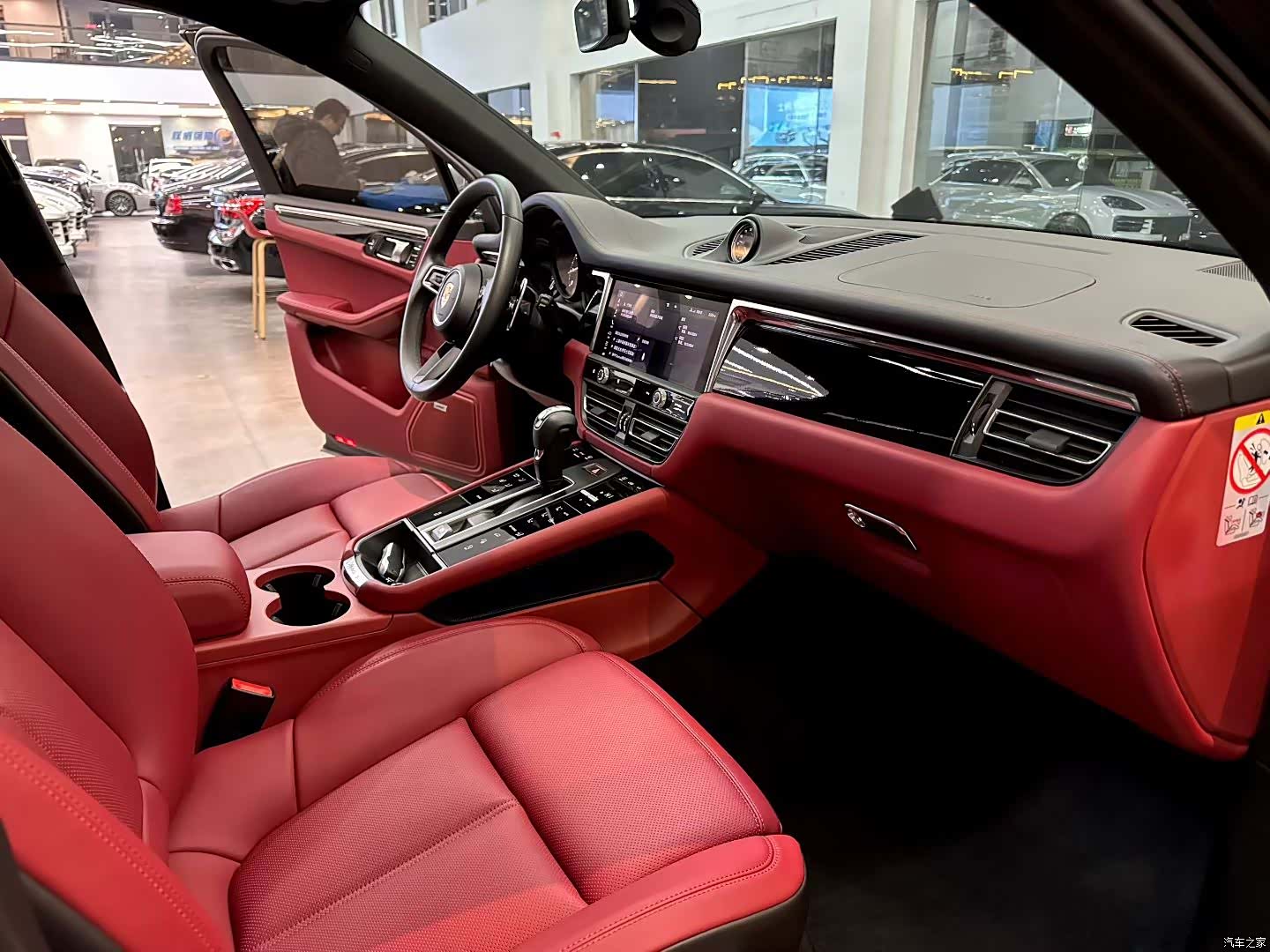 Porsche Macan, 2023 6