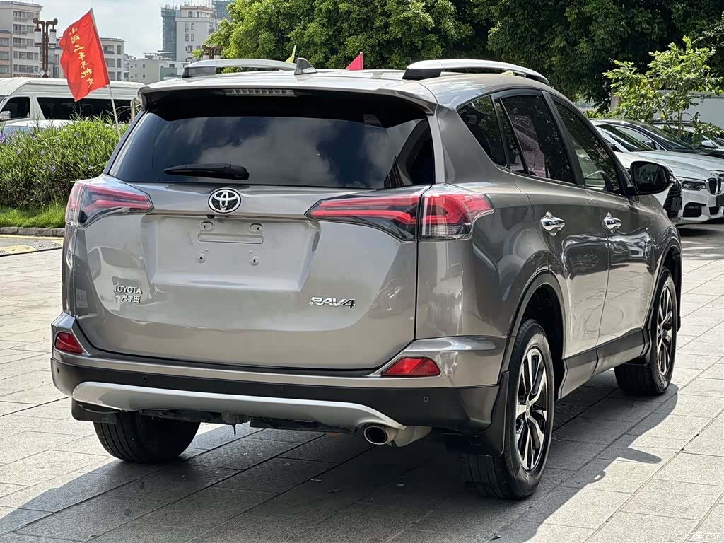 Toyota RAV4, 2017 4