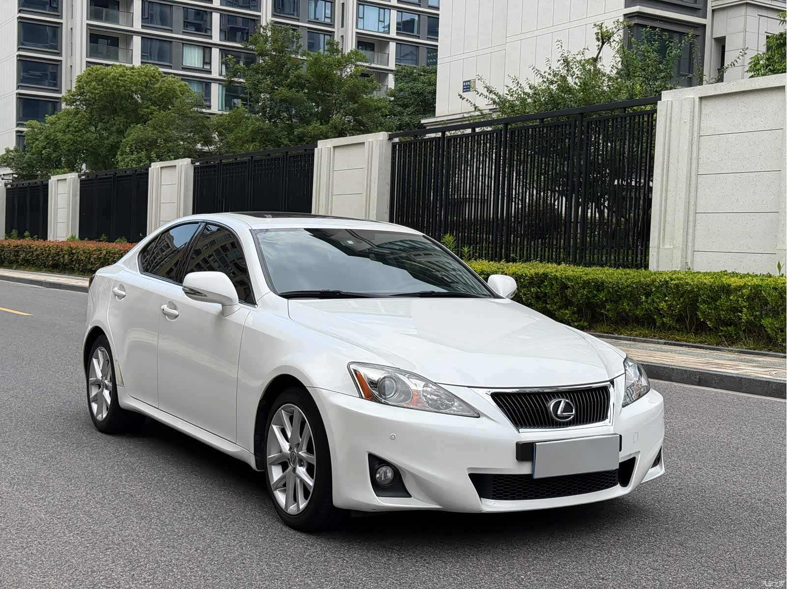Lexus IS, 2012 4