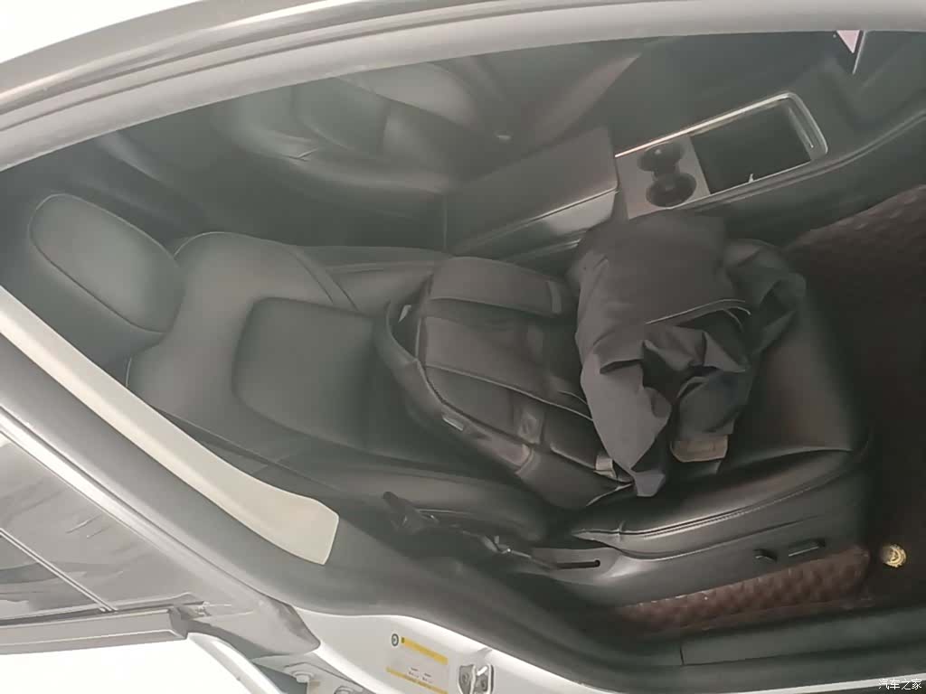 Tesla Model Y, 2023 20