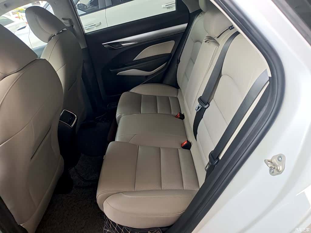 Geely Binray, 2018 17
