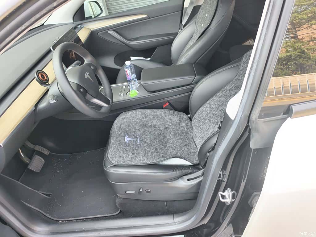Tesla Model Y, 2022 11