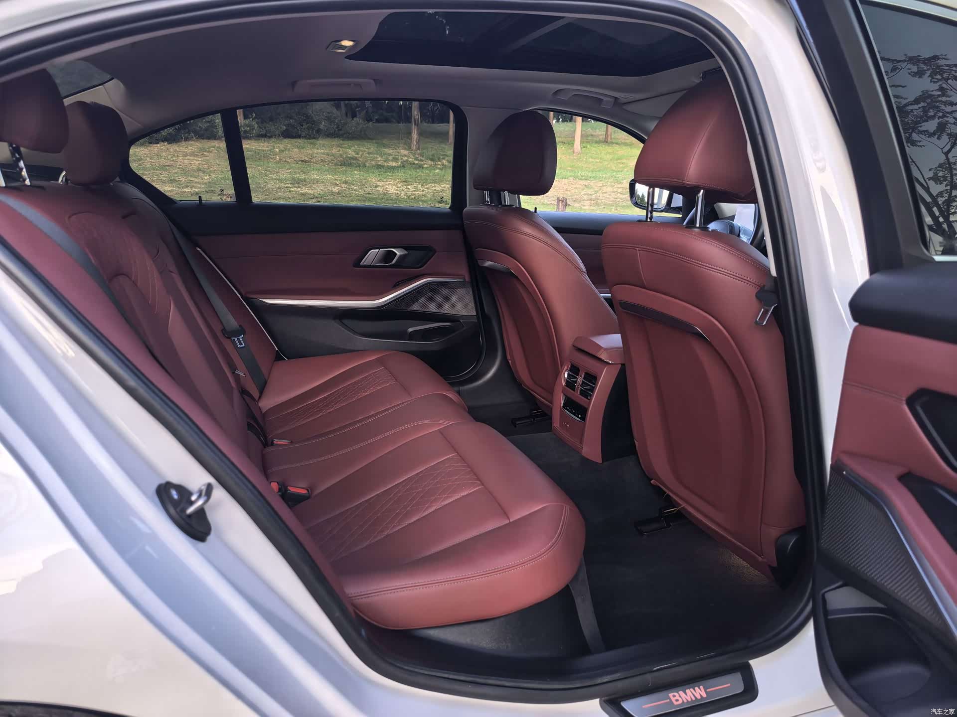 BMW i3, 2023 все фото