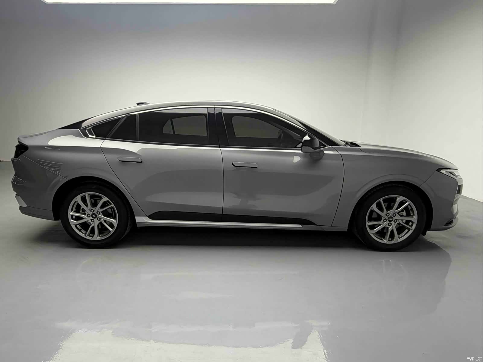 Ford Mondeo, 2024 21