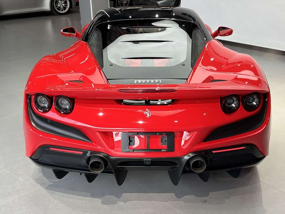 Ferrari F8