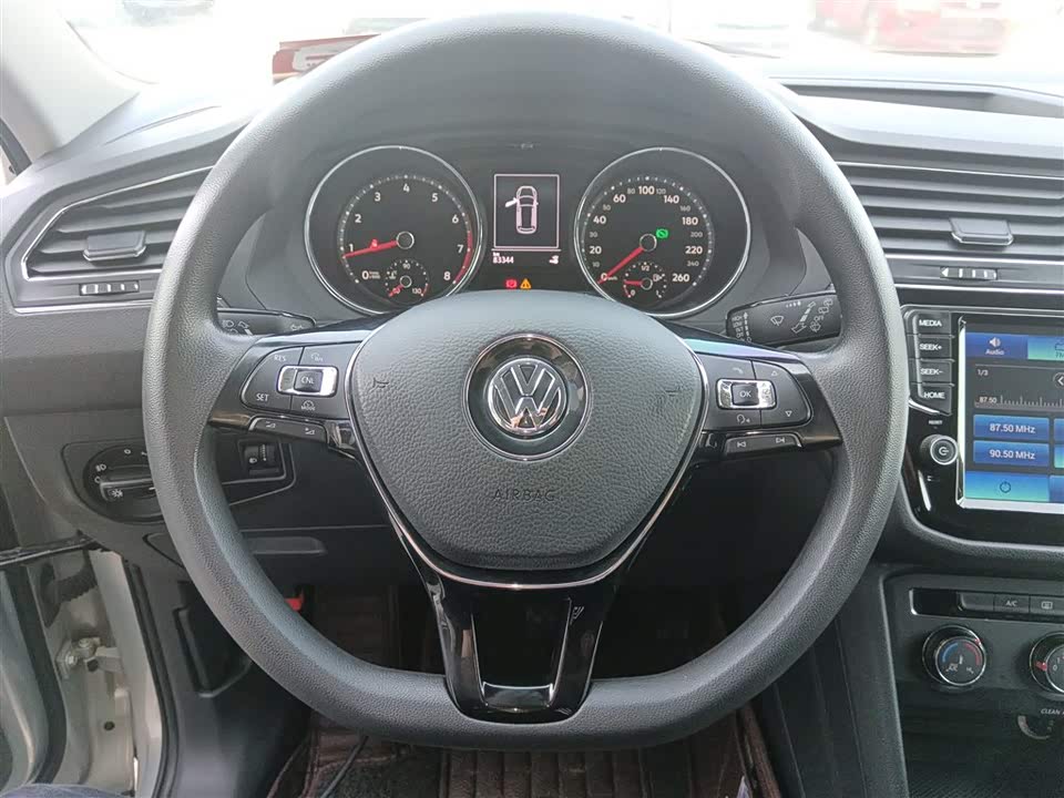 Volkswagen Tiguan L