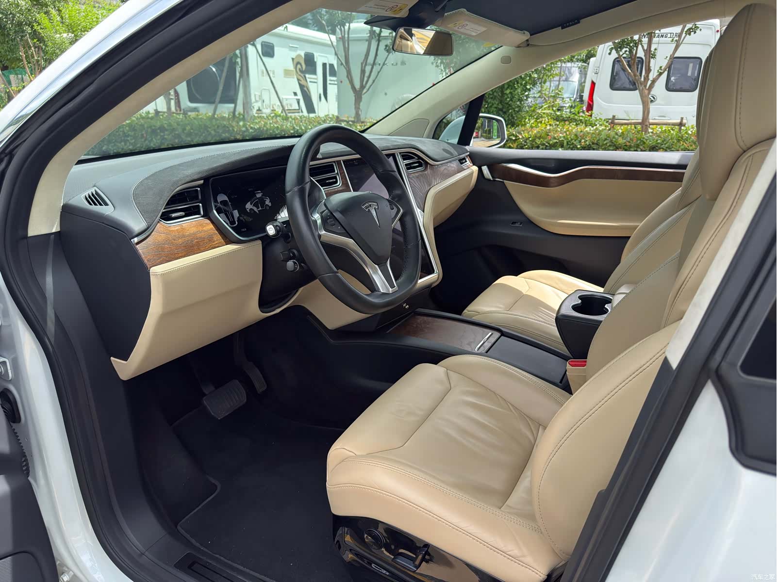 Tesla Model X, 2017 15