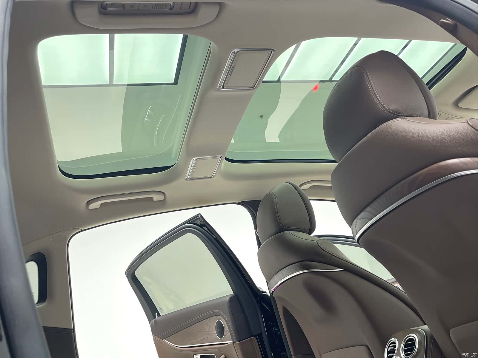 Mercedes-Benz E-Class, 2023 13