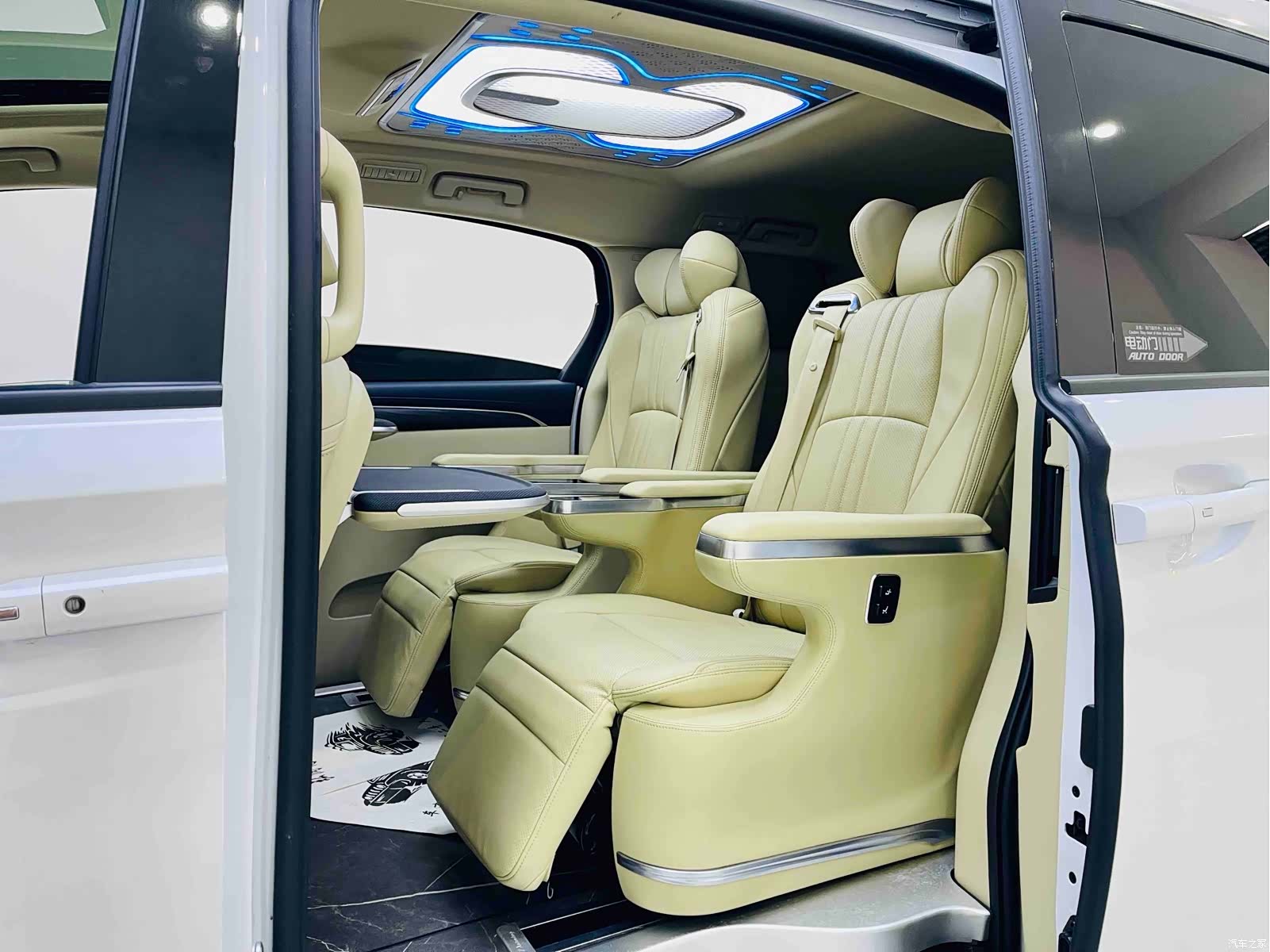 Buick GL8, 2023 7