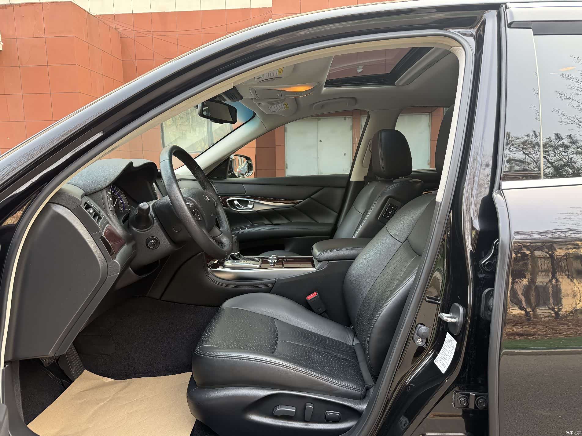 Infiniti Q70, 2016 9