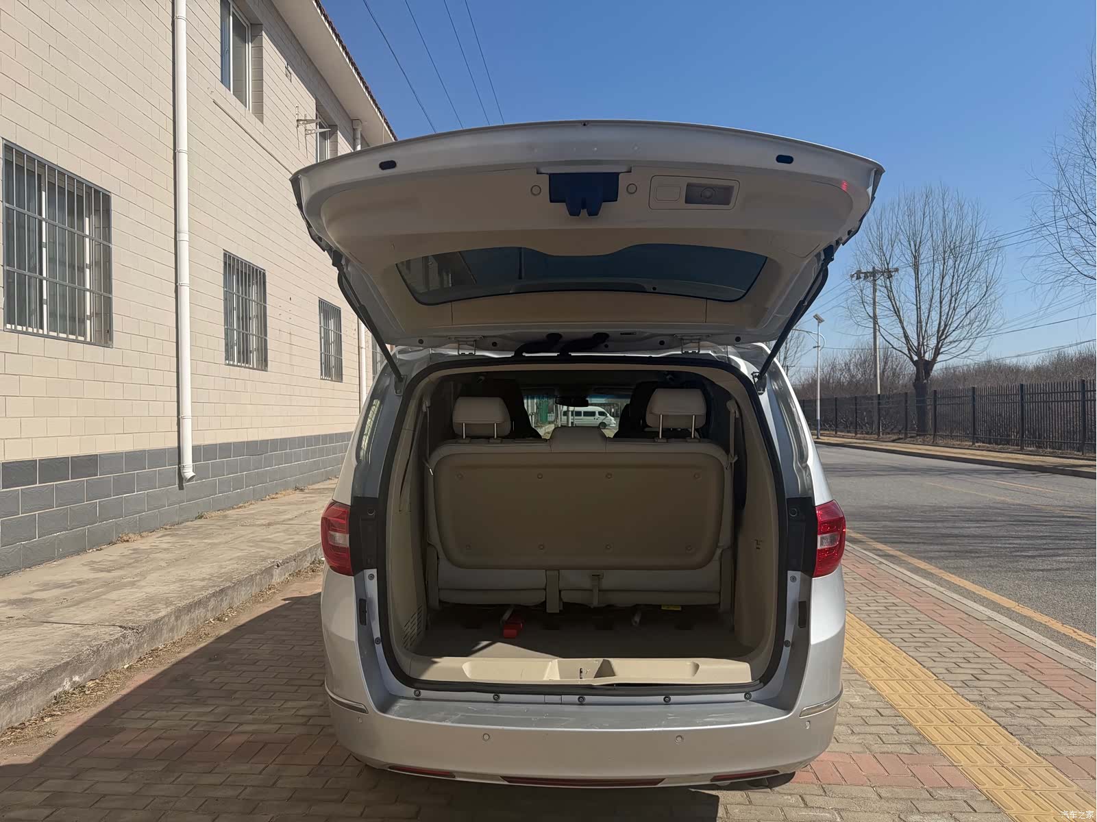 Buick GL8, 2018 17