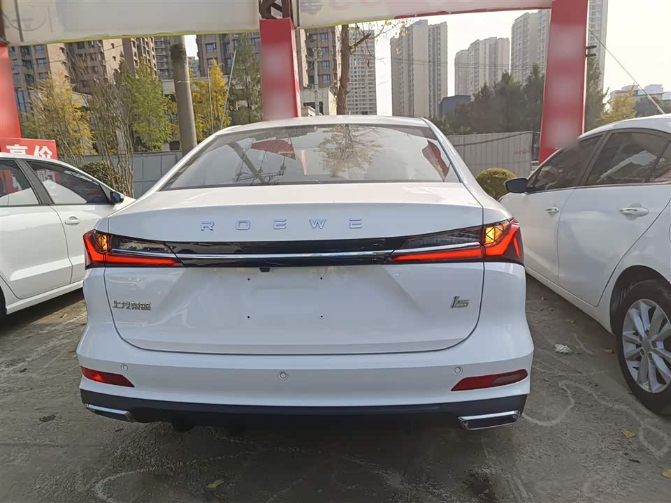 Roewe i5