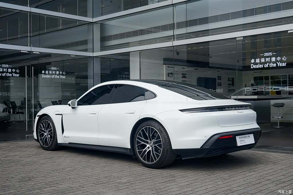 Porsche Taycan, 2022 3