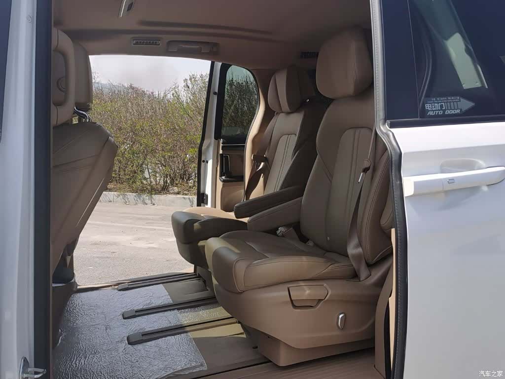 Buick GL8, 2021 13