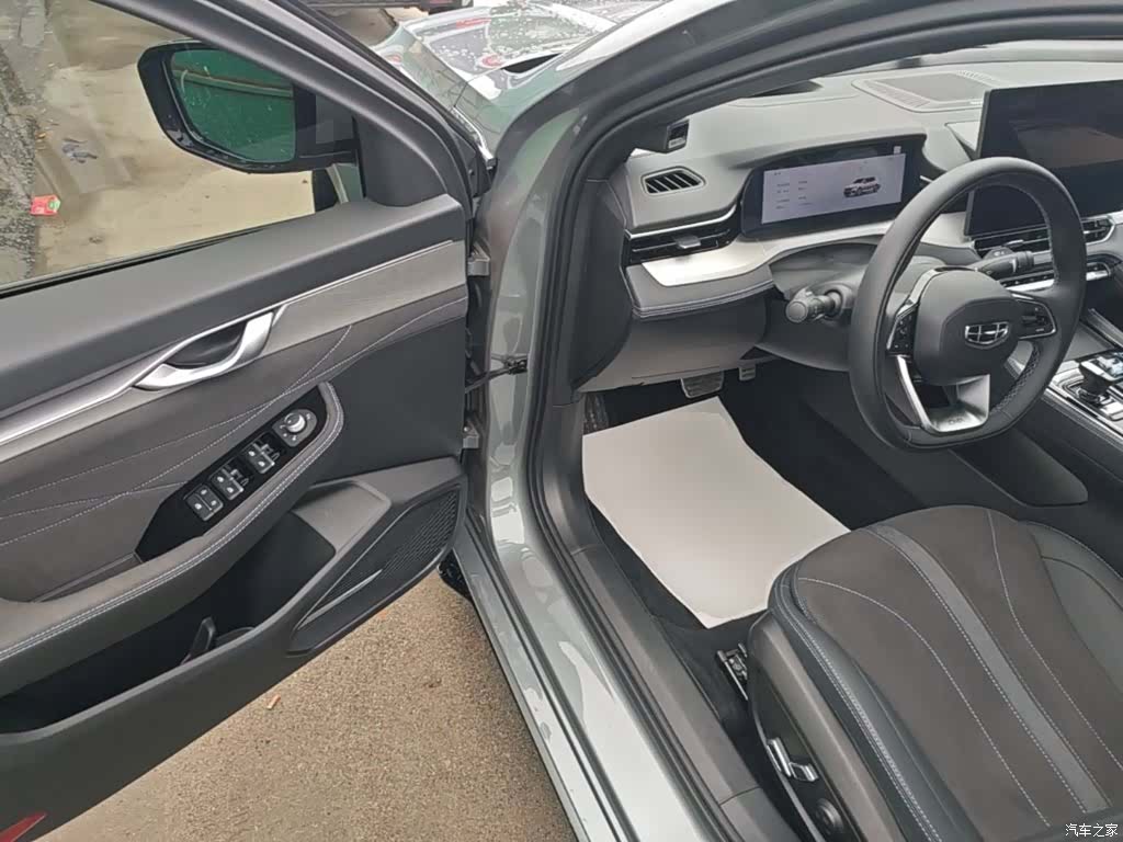Geely Preface, 2025 16