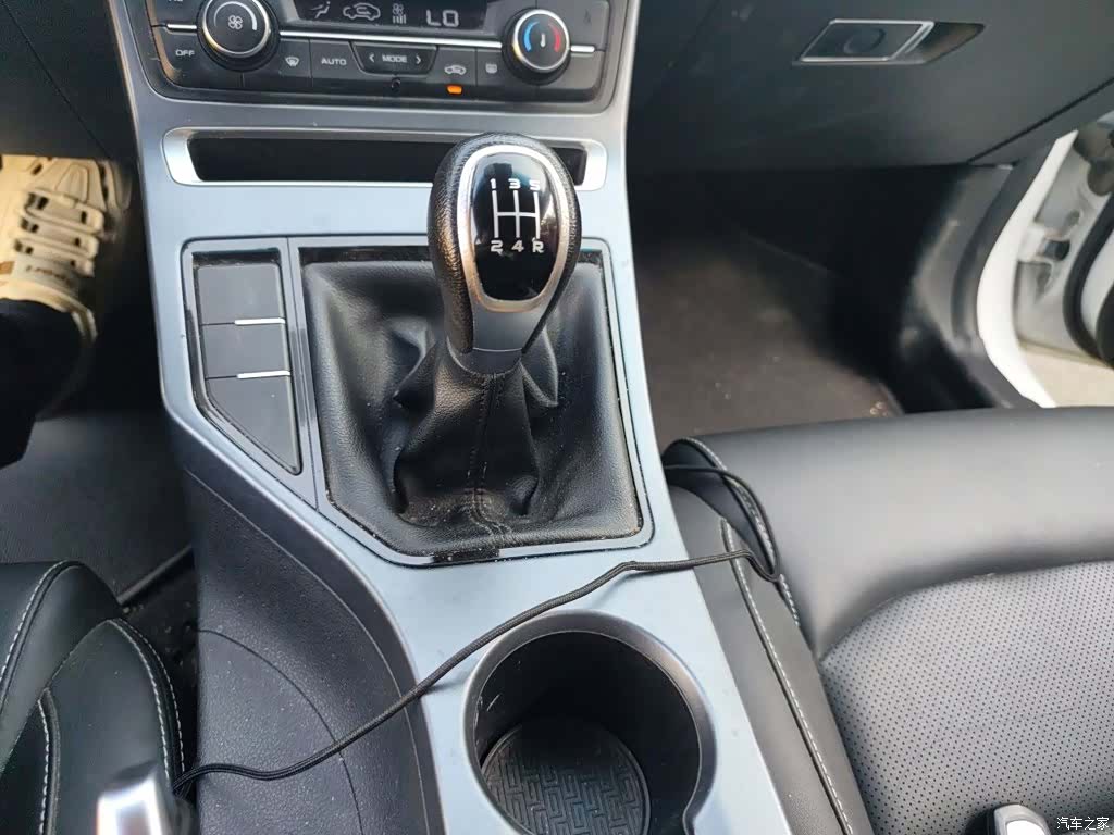 Geely Emgrand, 2018 10