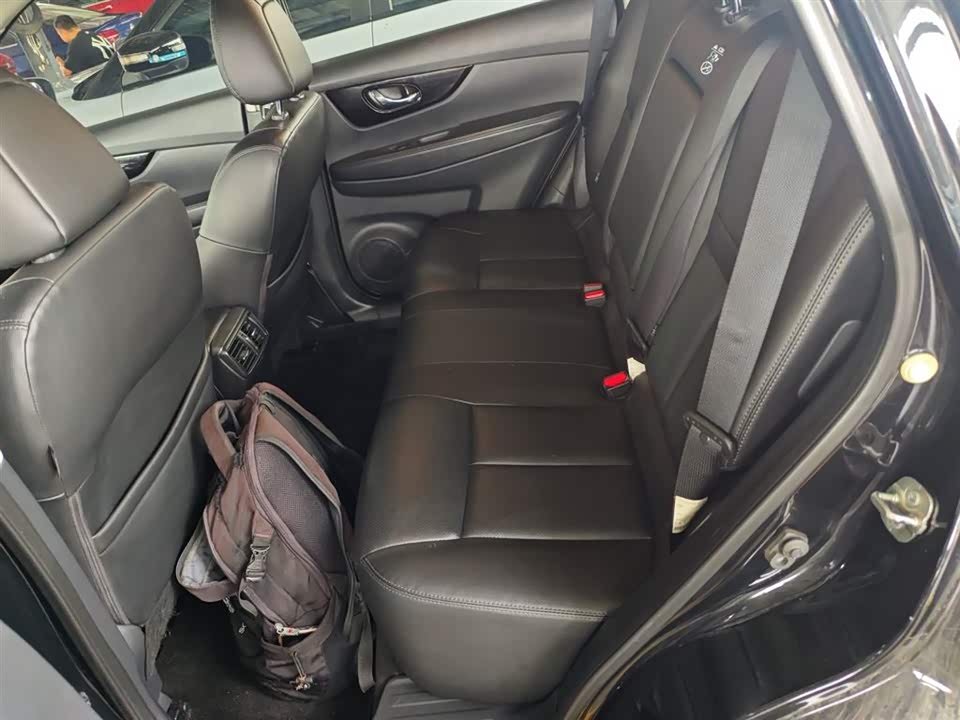 Nissan Qijun