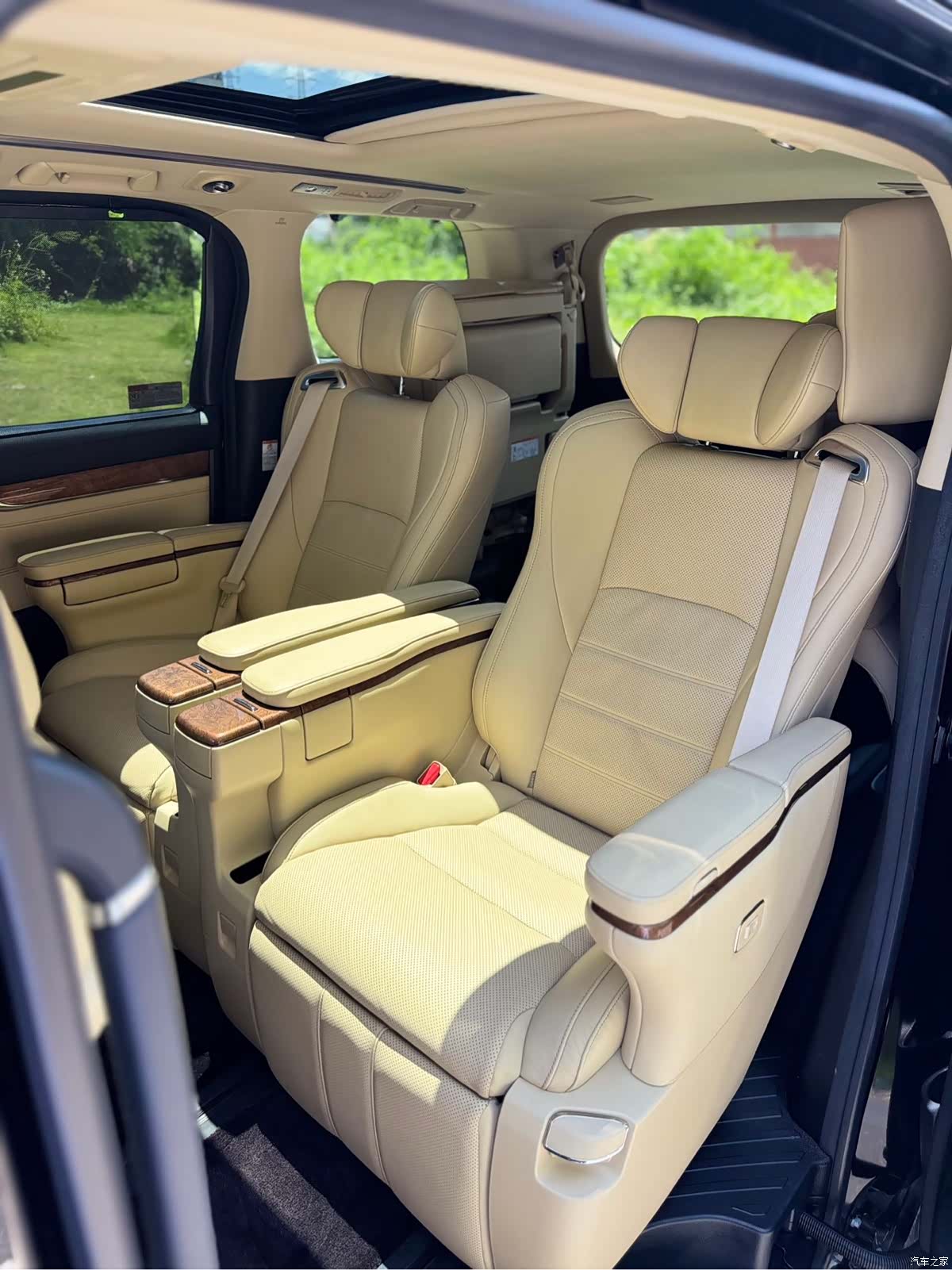 Toyota Alphard, 2018 13