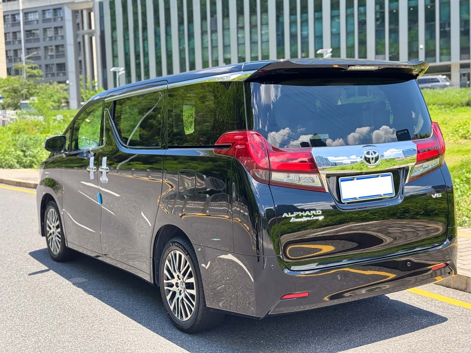 Toyota Alphard, 2018 26