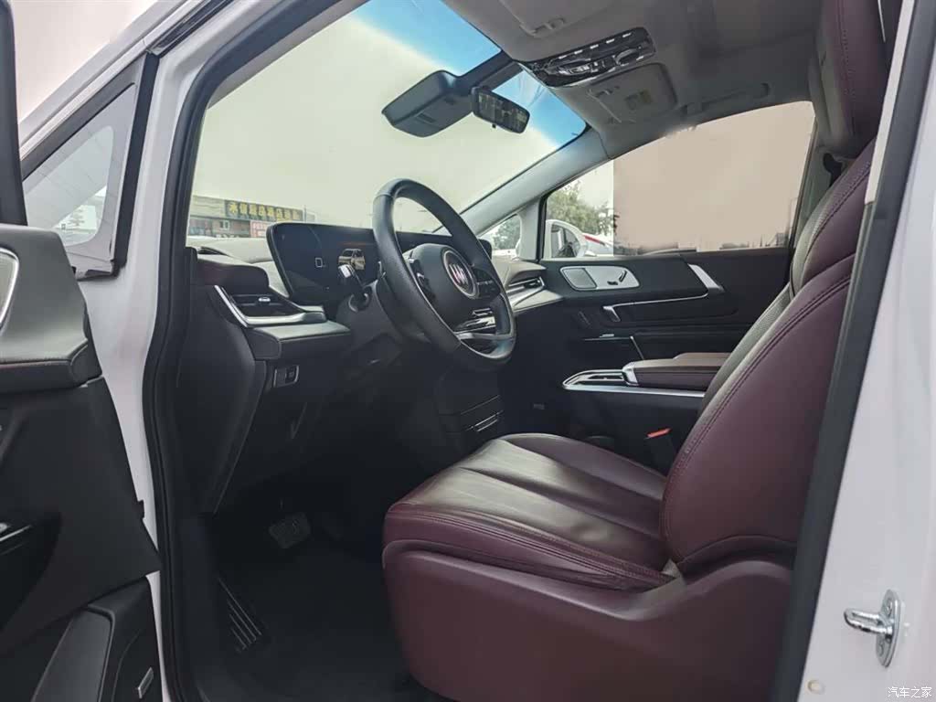 Buick Century, 2023 4