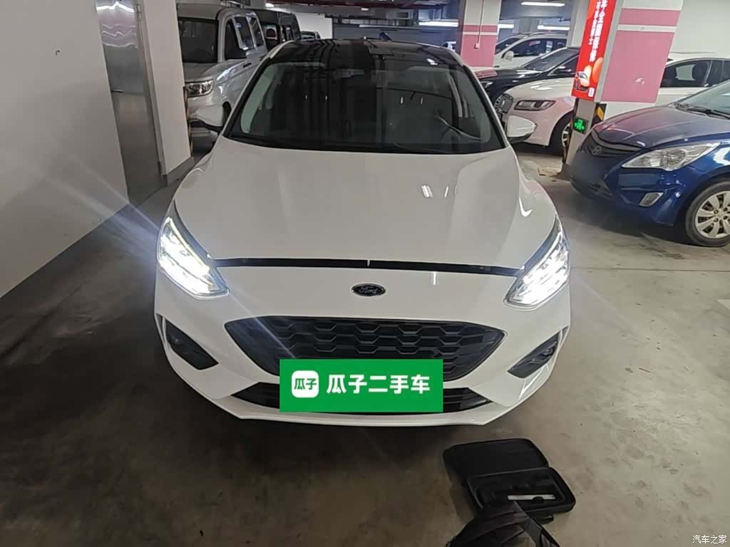Ford Focus, 2021 3