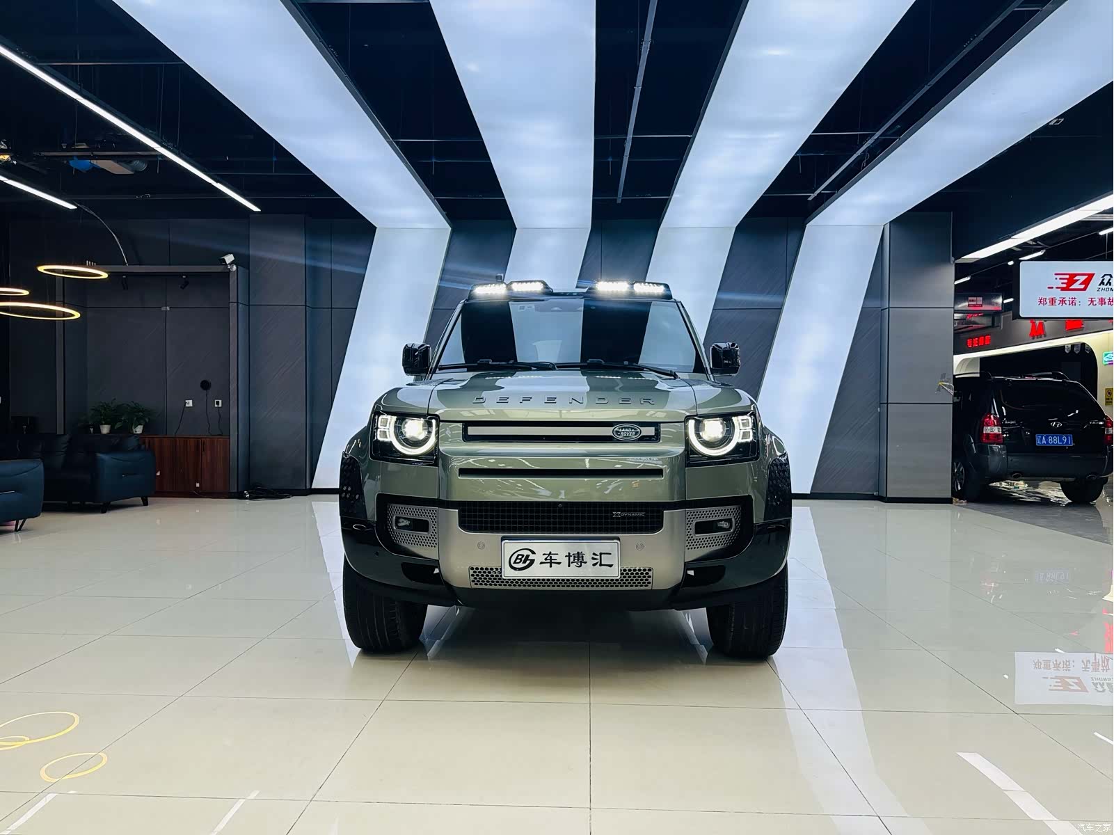 Land Rover Defender, 2023 2