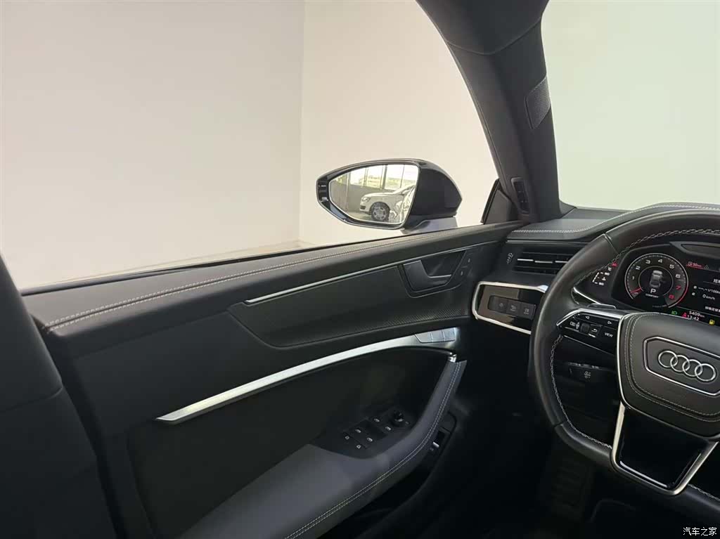 Audi A7L, 2025 16